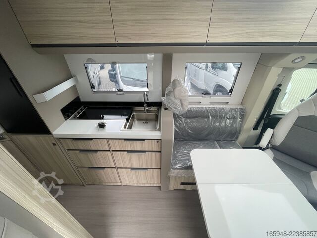 Gjysmë e integruar kamping-makinë ADRIA DL COMPACT 60Y JUBILEE | Face2Face+Automatik