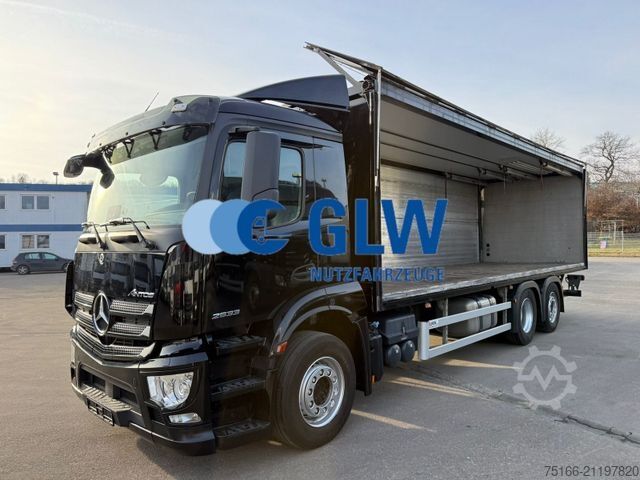 Camion de boissons MERCEDES-BENZ ANTOS 2533 L Getränkekoffer 8,20 m LBW 2 T*LENK