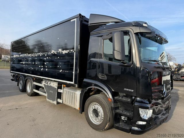 Camion de boissons MERCEDES-BENZ ANTOS 2533 L Getränkekoffer 8,20 m LBW 2 T*LENK