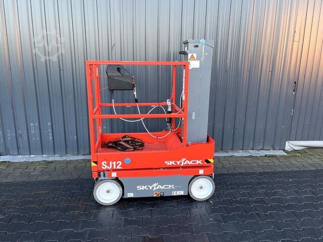 Teleskoparbeitsbühne SKYJACK SJ 12