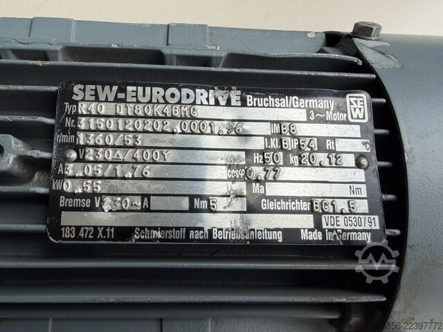 موتور مخفض SEW-EURODRIVE R40 DT80K4/BMG بقدرة 0.55 كيلووات، 53 دورة/دقيقة، مع فرامل 230 فولت ثلاثي ا Motoreduktor SEW-EURODRIVE R40 DT80K4/BMG 0,55 kW 53 obr./min Hamulec 230 V 3 Motoreduktor SEW-EURODRIVE R40 DT80K4/BMG 0,55 kW 53 obr./min Hamulec 230 V 3