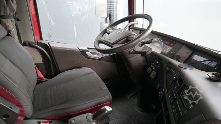 สารอันตราย Volvo FH 420 ADR tractor unit