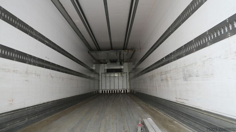 การขนส่งแช่เย็น/แช่แข็ง LAMBERET 3 Axle frigo trailer Carrier Vector 1950 Bi-Temp