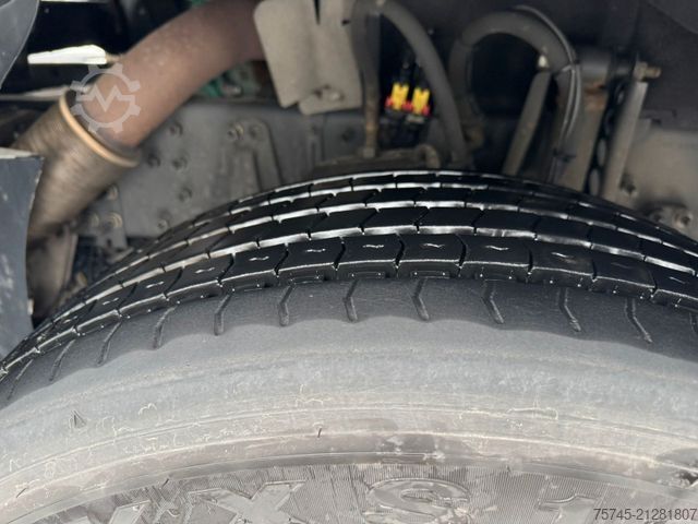 Волумен влекач VOLVO FH 460 * FLACHDACH * VOLUMEN * 1. HAND * TOP *