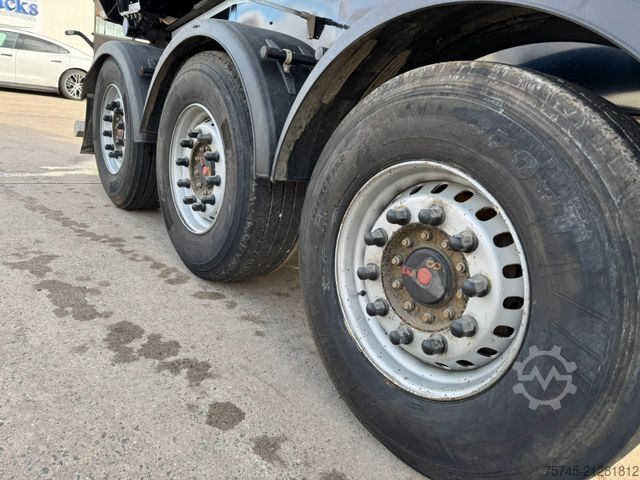 Kipper Auflieger SCHWARZMÜLLER SK * 2 X LIFTACHSE * HARDOX * SCHUBACHSE VON SAF