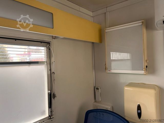 Box van MERCEDES-BENZ Atego 816 R - Koffer, Arztpraxis, Eventfahrzeug