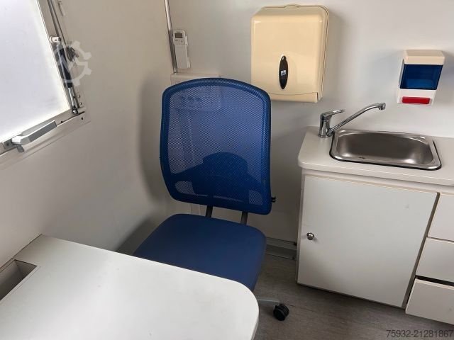 Box van MERCEDES-BENZ Atego 816 R - Koffer, Arztpraxis, Eventfahrzeug