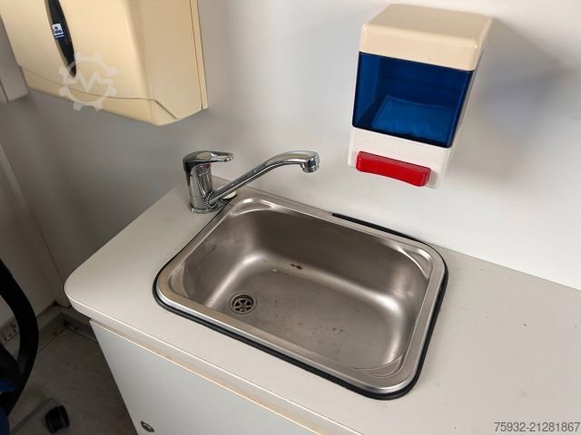 Box van MERCEDES-BENZ Atego 816 R - Koffer, Arztpraxis, Eventfahrzeug