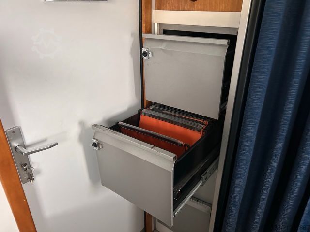 Box van MERCEDES-BENZ Atego 816 R - Koffer, Arztpraxis, Eventfahrzeug