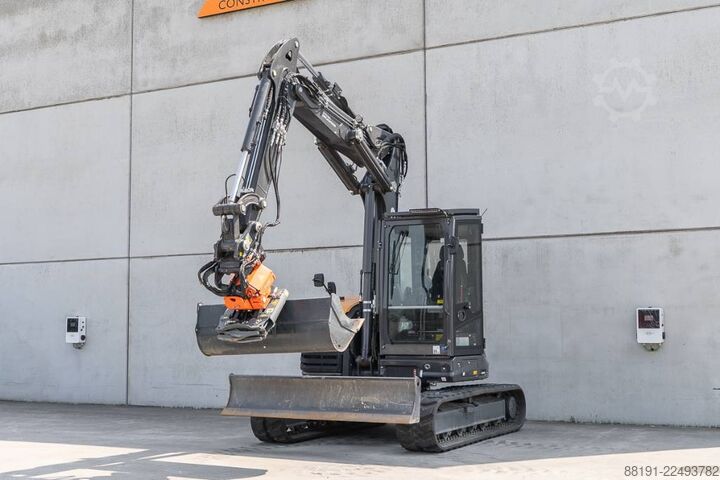 Midi excavator CASE CX 105 E