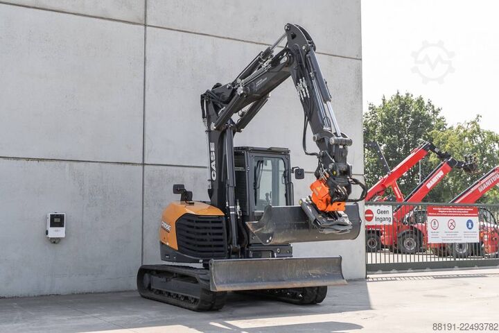 Midi excavator CASE CX 105 E
