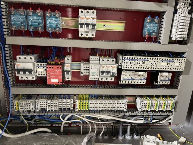 Máquina de formação, enchimento e selagem de sacos Radpak RM 30