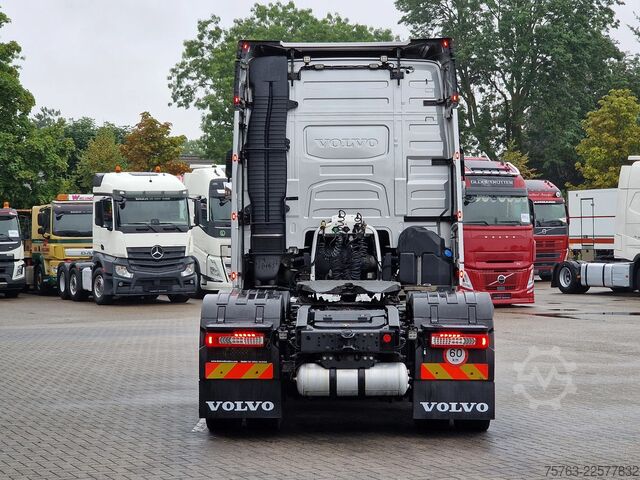 SZM סטנדרטי Volvo FH 13.460 Globetrotter 6x2/4 - Full air - Steer...