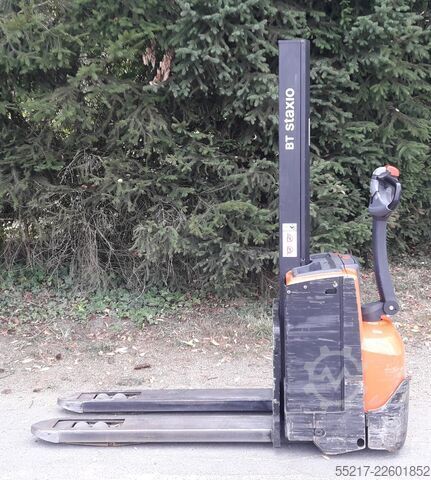 Xe nâng tay TOYOTA BT SWE 080L