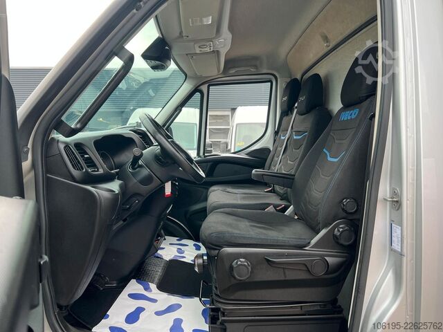 Curtain sider van IVECO Daily 70-210 Hi-Matic XXL Maxi Pritsche*1.Hand*