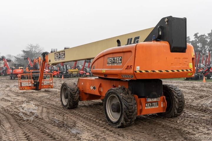 Teleskooppinen alusta JLG 1350 SJP