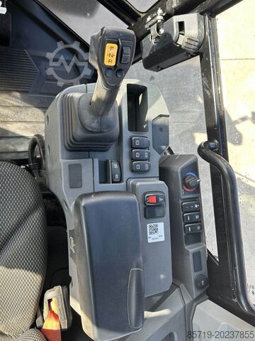 Loader CAT 906 (9145)