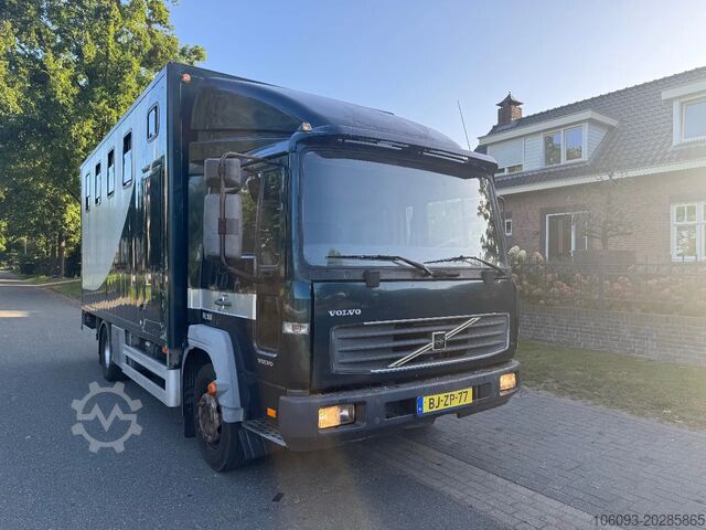 Transportul cailor Volvo Horsetruck  APK 8-2026