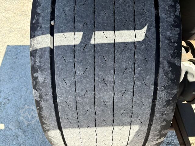 Lastväxlarsläp Krone Maxi BDF Lafette mit Breitreifen 445er