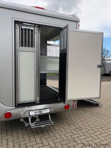 Prikolica za transport konja  2 A Hengstemodell,Sattelk. mit Bett