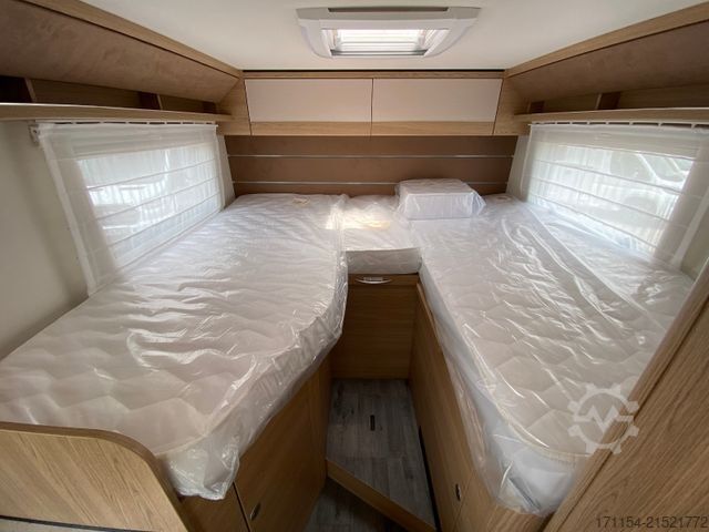 Teilintegriertes Wohnmobil LMC Cruiser V 646 G, SAT, Navi, Automatik