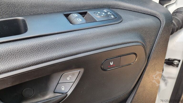 शहर बस MERCEDES-BENZ Frontniederflur Sprinter 517 / 4 er Bestuhlung