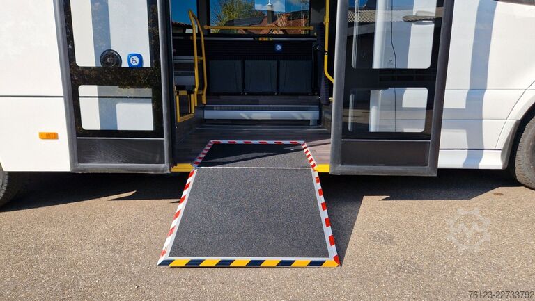 शहर बस MERCEDES-BENZ Frontniederflur Sprinter 517 / 4 er Bestuhlung