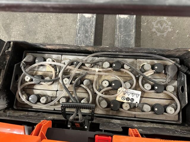 ручная гидравлическая тележка Toyota LWE 180