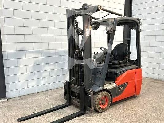 навантажувач Linde E16C