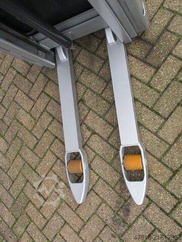 High lifting pallet truck STILL EXV12