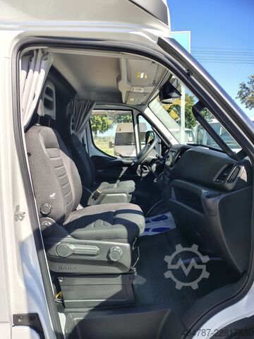 Βαν με κουρτίνα πλευράς IVECO Daily 70C18HA8 Plane LBW BackSleeper SOFORT