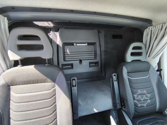 Βαν με κουρτίνα πλευράς IVECO Daily 70C18HA8 Plane LBW BackSleeper SOFORT
