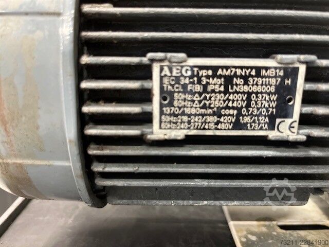 Vacuum pump Leybold D8B