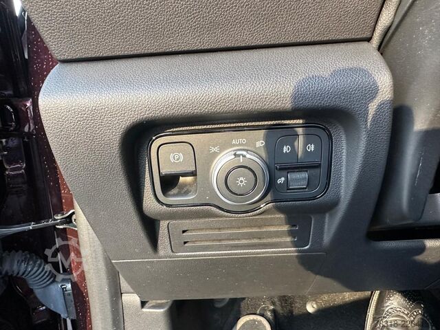 Minibus Mercedes-Benz T 180 Progressive standard MBUX+Progressive+LED