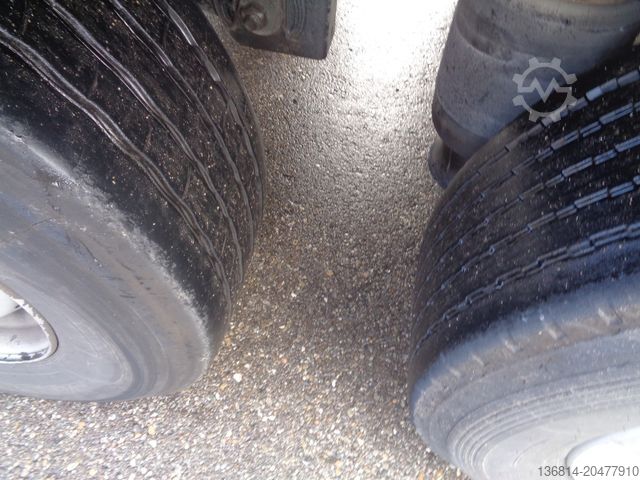 Poluprikolica hladnjača KRONE SD Carrier Trennwand Liftachse Doppelstock