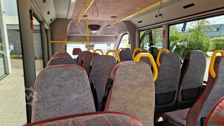 Autobus urbain MERCEDES-BENZ Heckniederflur Sprinter 517 / 4 er Bestuhlung