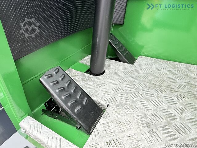 Stivuitor cu patru direcții Combilift C4500 DIESEL DUPLEX WIDE FORK POSITIONER