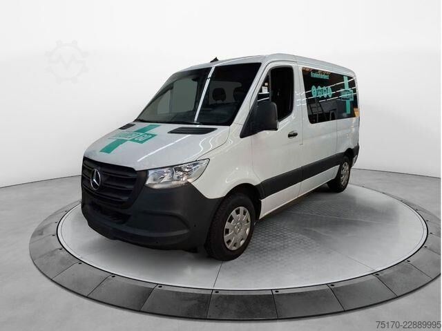 Rettungswagen Mercedes-Benz Sprinter 215 CDI 9G Krankentransport