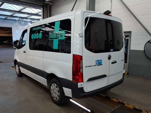 Rettungswagen Mercedes-Benz Sprinter 215 CDI 9G Krankentransport