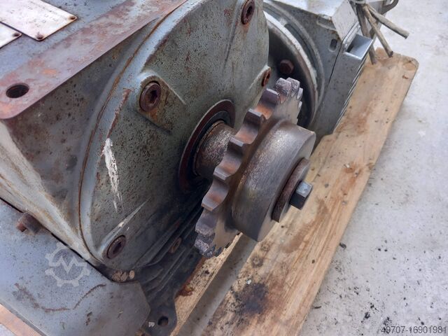 Redutor com motor de engrenagem Ziehl-Abegg Rfzu180.31-2/12