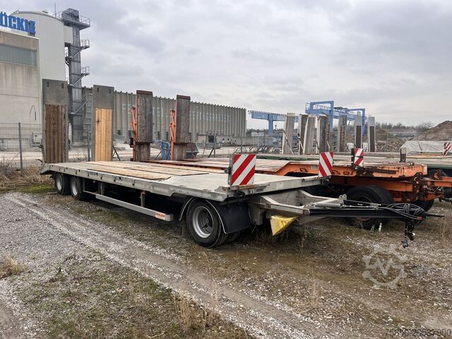 Low loader trailer Möslein TO 3 F Schwebheim  3 Achs Tiefladeranhänger 9 m Ladefläche