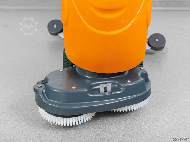Taski Swingo 955 B עם סוללות חדשות Taski Swingo 955 B - 2021y - 2475m²/h