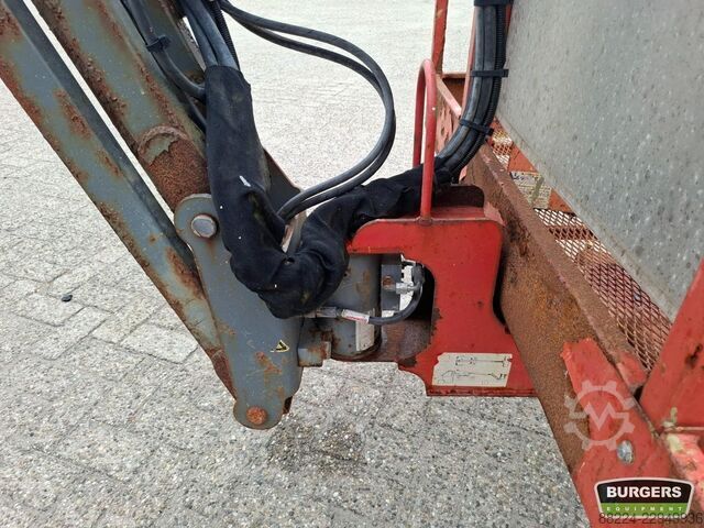 Nền tảng làm việc bằng kính thiên văn có khớp nối Skyjack SJ51 AJ