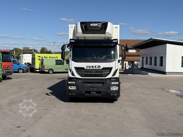 Iveco 260S40 6x2*4 Carrier refrigerated box truck Iveco 260S40 6x2*4 Carrier 1050