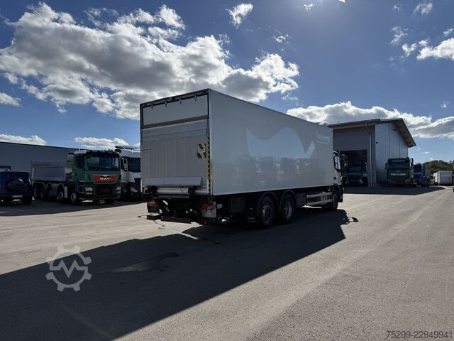 Iveco 260S40 6x2*4 Carrier refrigerated box truck Iveco 260S40 6x2*4 Carrier 1050