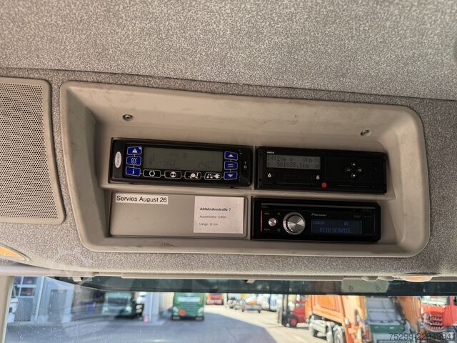 Iveco 260S40 6x2*4 Carrier refrigerated box truck Iveco 260S40 6x2*4 Carrier 1050