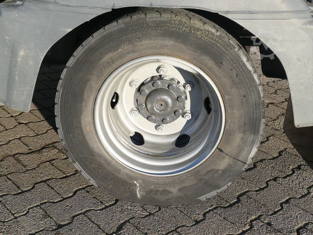 Kravas mikroautobuss ar pašizgāzēju MERCEDES-BENZ 818 K Atego 4x2, Meiller, AHK, 3. Sitz, 168tkm.