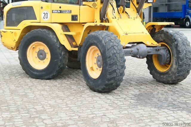 Челен товарач VOLVO L30G, 4+1 Schaufel, Palettengabel, Hydr. S.W.S.