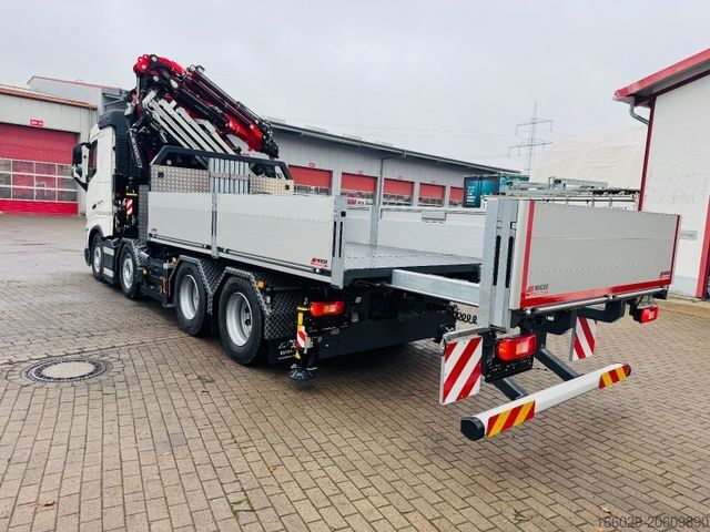 Flatbed truck VOLVO FH 500 8x4 Kran F710 RA2.27 Jib & Winde Sofort