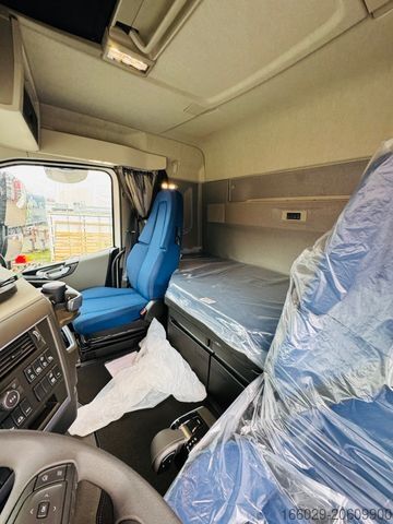 Lastebilmontert kran VOLVO FH 500 8x4 Kran F710 RA2.27 Jib & Winde Sofort